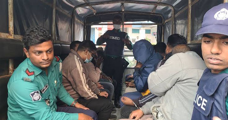 প্রাইমারী শিক্ষক নিয়োগ পরীক্ষাঃ ৩ শিক্ষকসহ আটক ৫৩